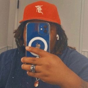 Meet your Posher, Cleos